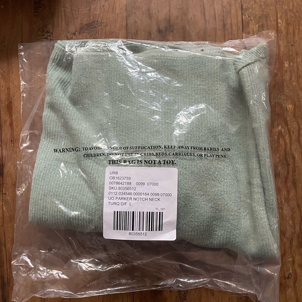 Urban Outfitters Parker Notched Long Sleeve Top - Picture 5 of 5